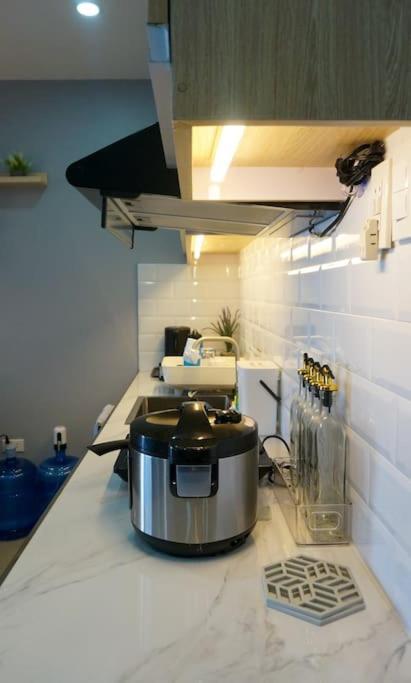 The Fika Room Near Mnl Airport - Scandi Studio Unit With Fast Wi-Fi & Netflix - Read Full Property Desc Before Booking Manila Luaran gambar