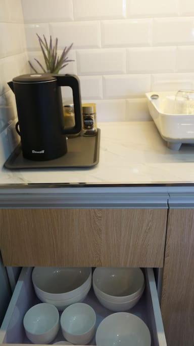 The Fika Room Near Mnl Airport - Scandi Studio Unit With Fast Wi-Fi & Netflix - Read Full Property Desc Before Booking Manila Luaran gambar
